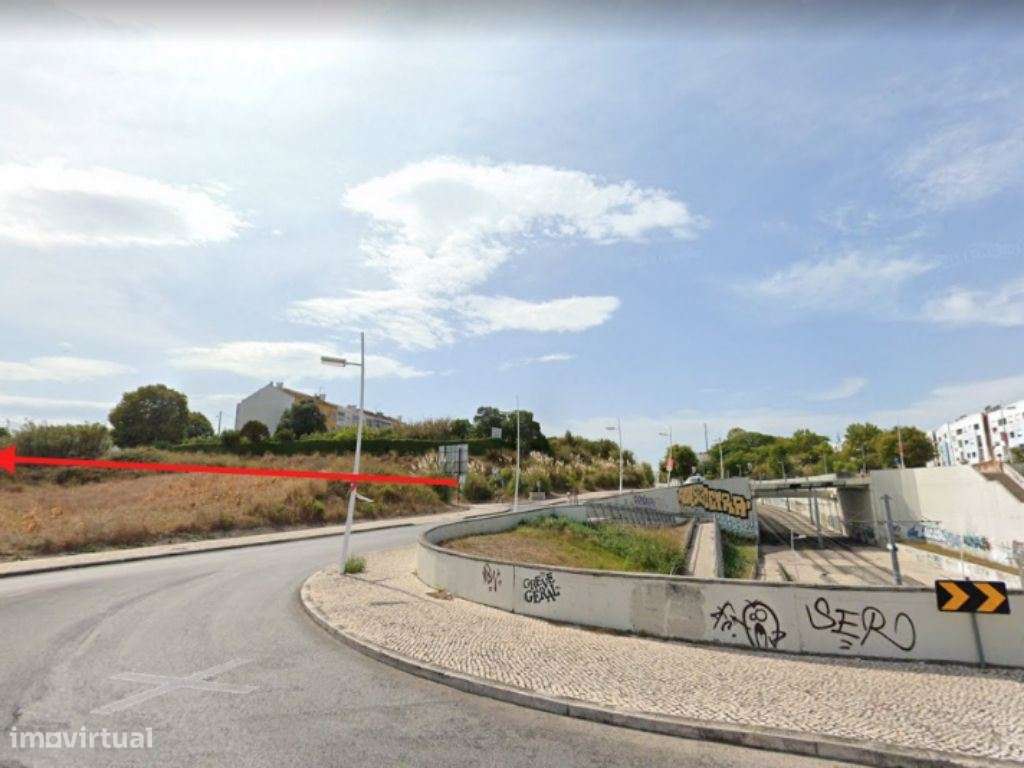 Terreno para construção com 8.800m2,  Monte Caparica perto de praias-8