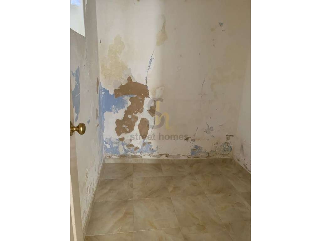 Prédio com dois pisos independentes para recuperação total-5