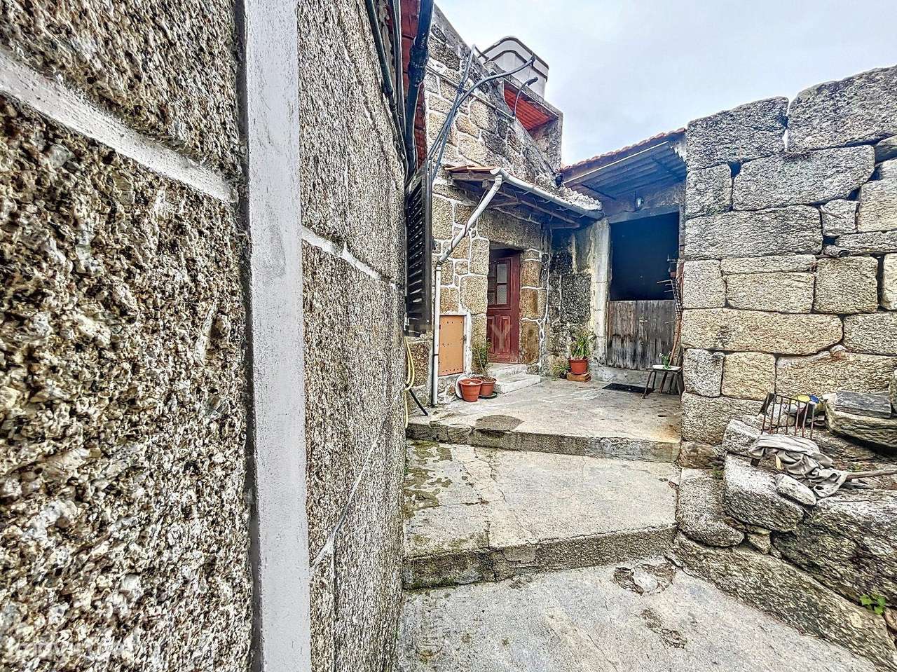 Casa com terreno de construção e agrícola perto do rio Douro em Granja - Grande imagem: 4/40