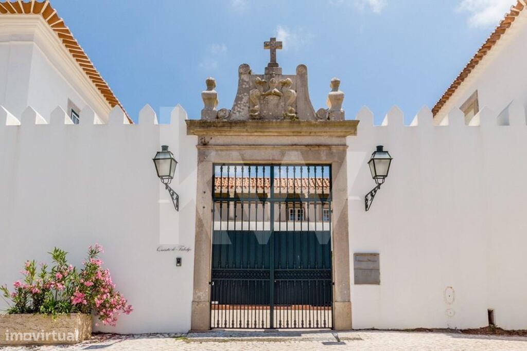 Quinta histórica com área bruta de 1.702m2 e terreno de 15 hectares