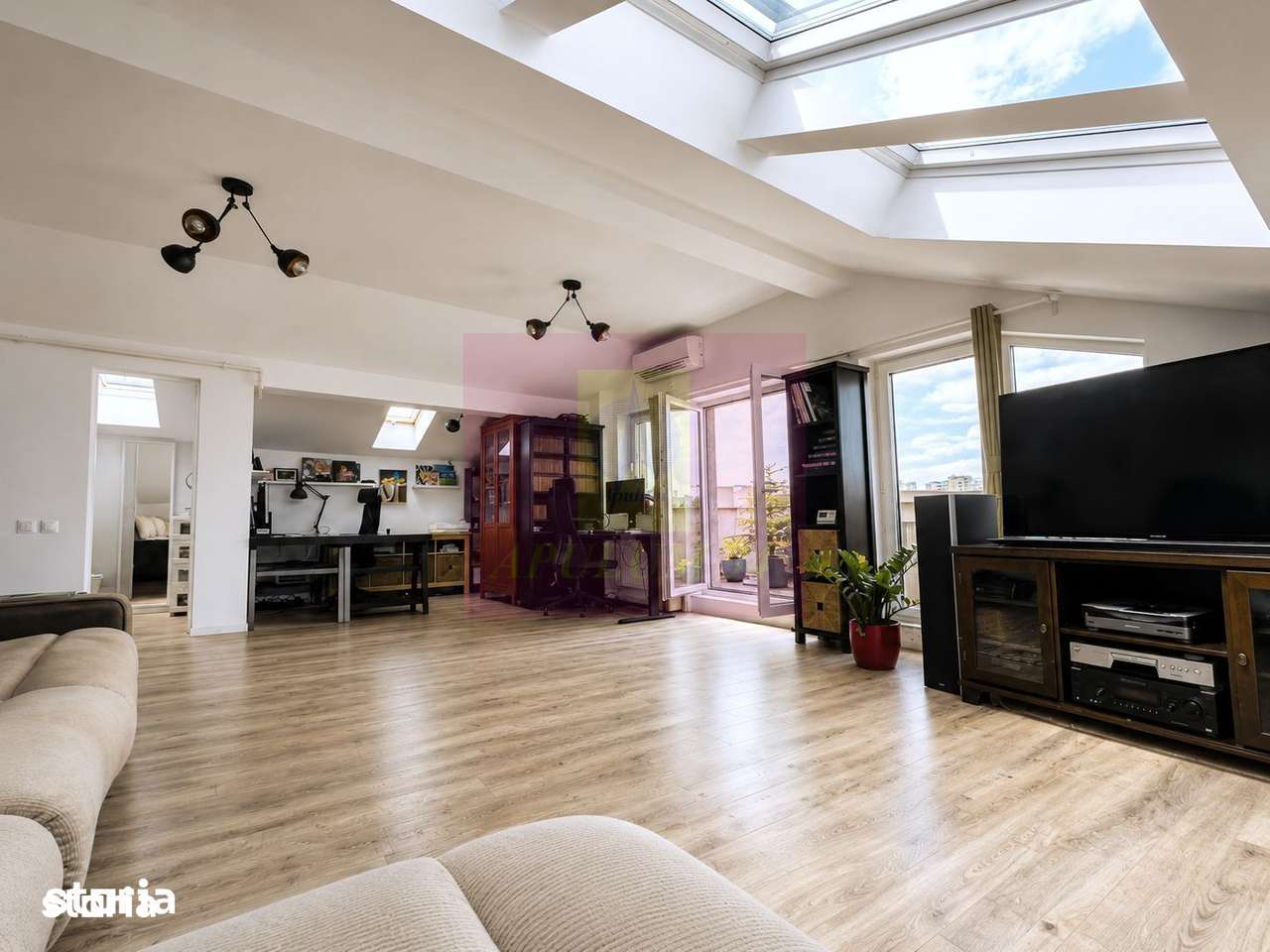 Apartament 3 camere | Două terase | Două locuri de parcare |-0