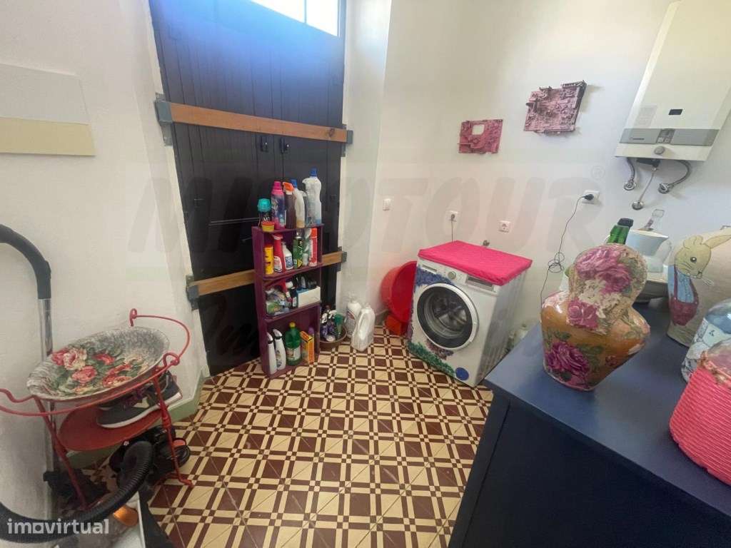 Moradia única na Abela - Espaço, Conforto e Tradição!-14