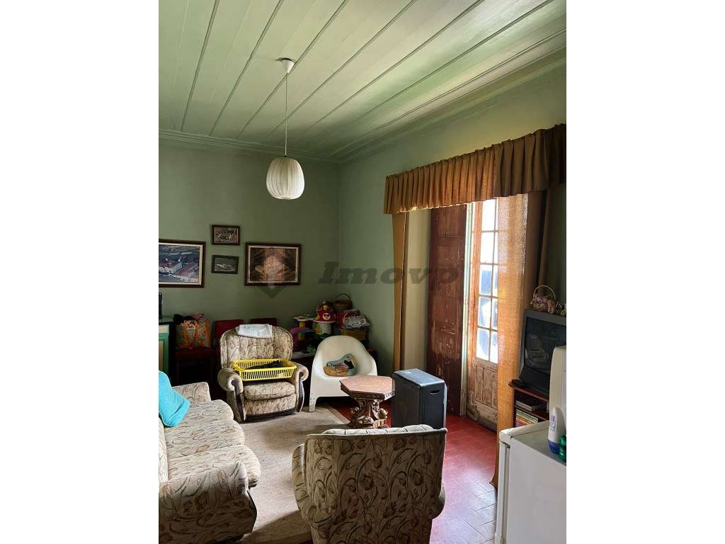 Moradia senhorial localizada na Vila de Aljustrel-11