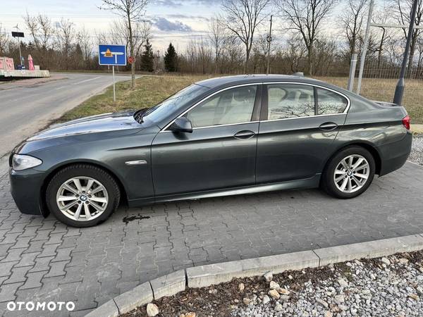 BMW Seria 5 530d xDrive Luxury Line - 2