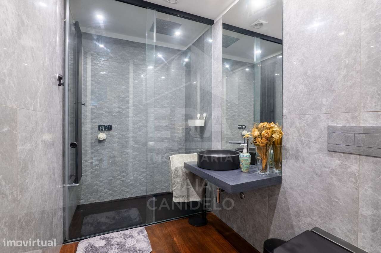 Moradia de Luxo com Piscina na Madalena-9