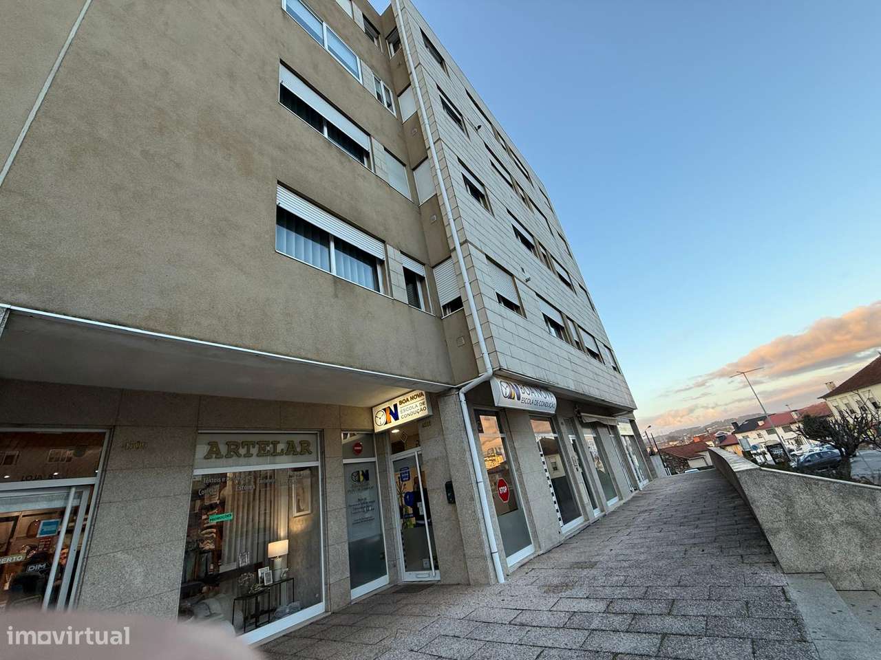 Loja c/ Grande Visibilidade em Águas Santas na Av. D. Afonso Henriques-16