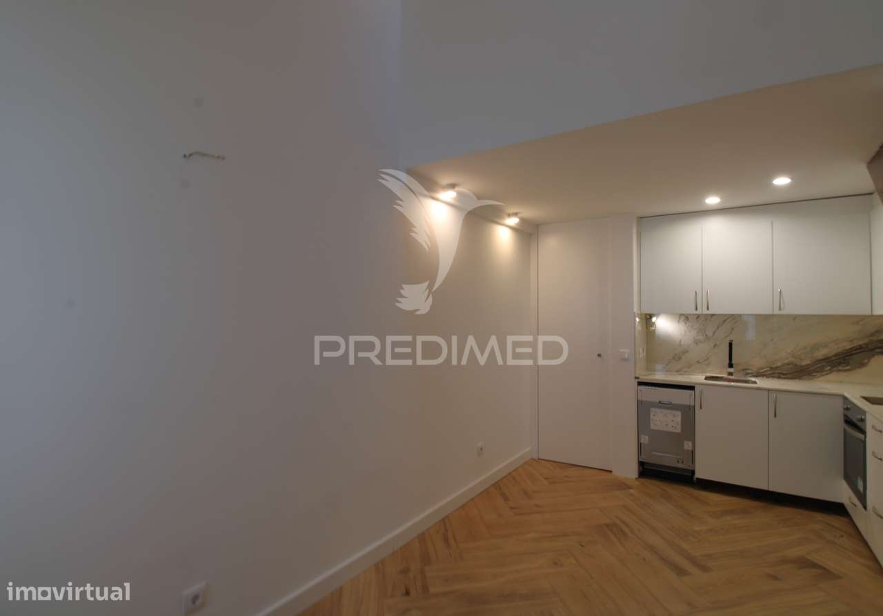 Estúdio T1 Mezzanino junto à Trindade, centro do Porto - Grande imagem: 2/23