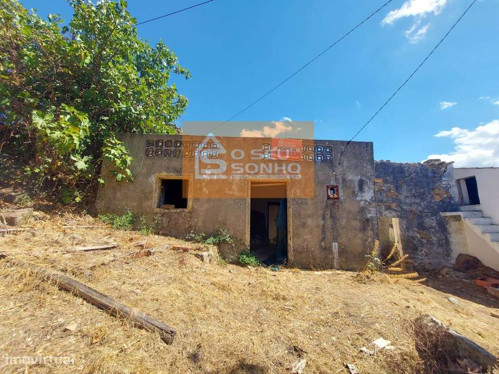 Moradia T2 com Projeto Aprovado com Piscina na Serra - Grande imagem: 5/25