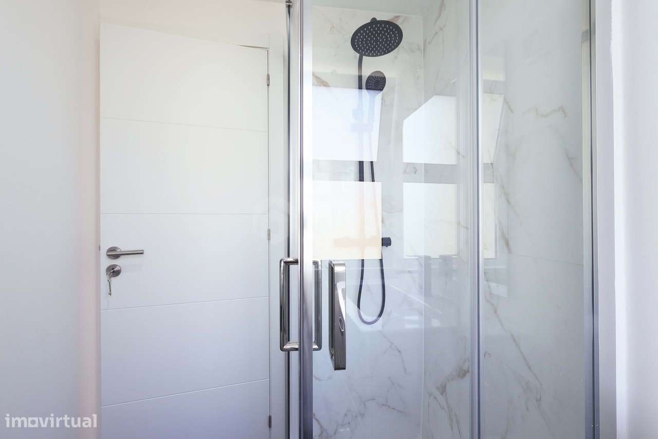 T3 Totalmente remodelado em Alverca – Pronto a habitar | Excelente loc-20