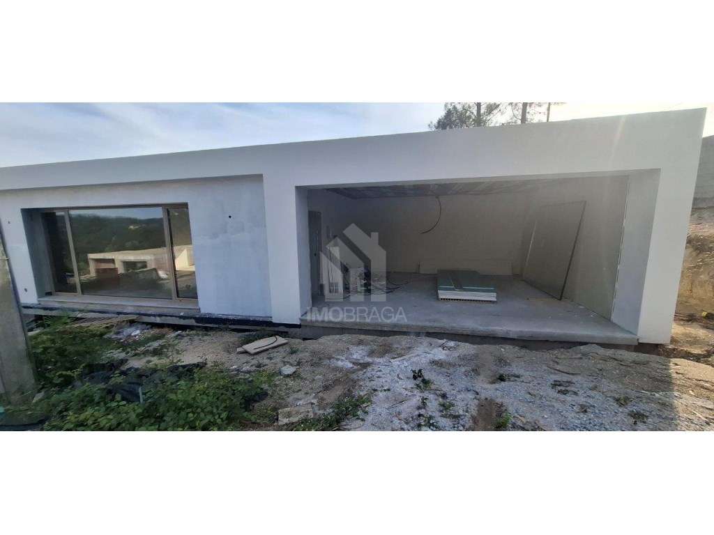 Moradia Geminada T3 Nova para Venda em Rendufinho - Póvoa de Lanhoso-5