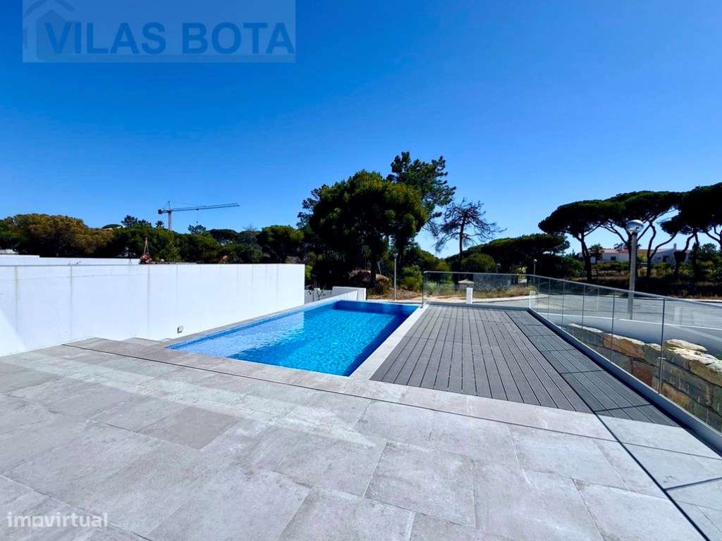 Moradia Luxuosa Moderna no Triângulo Dourado - Grande imagem: 4/23