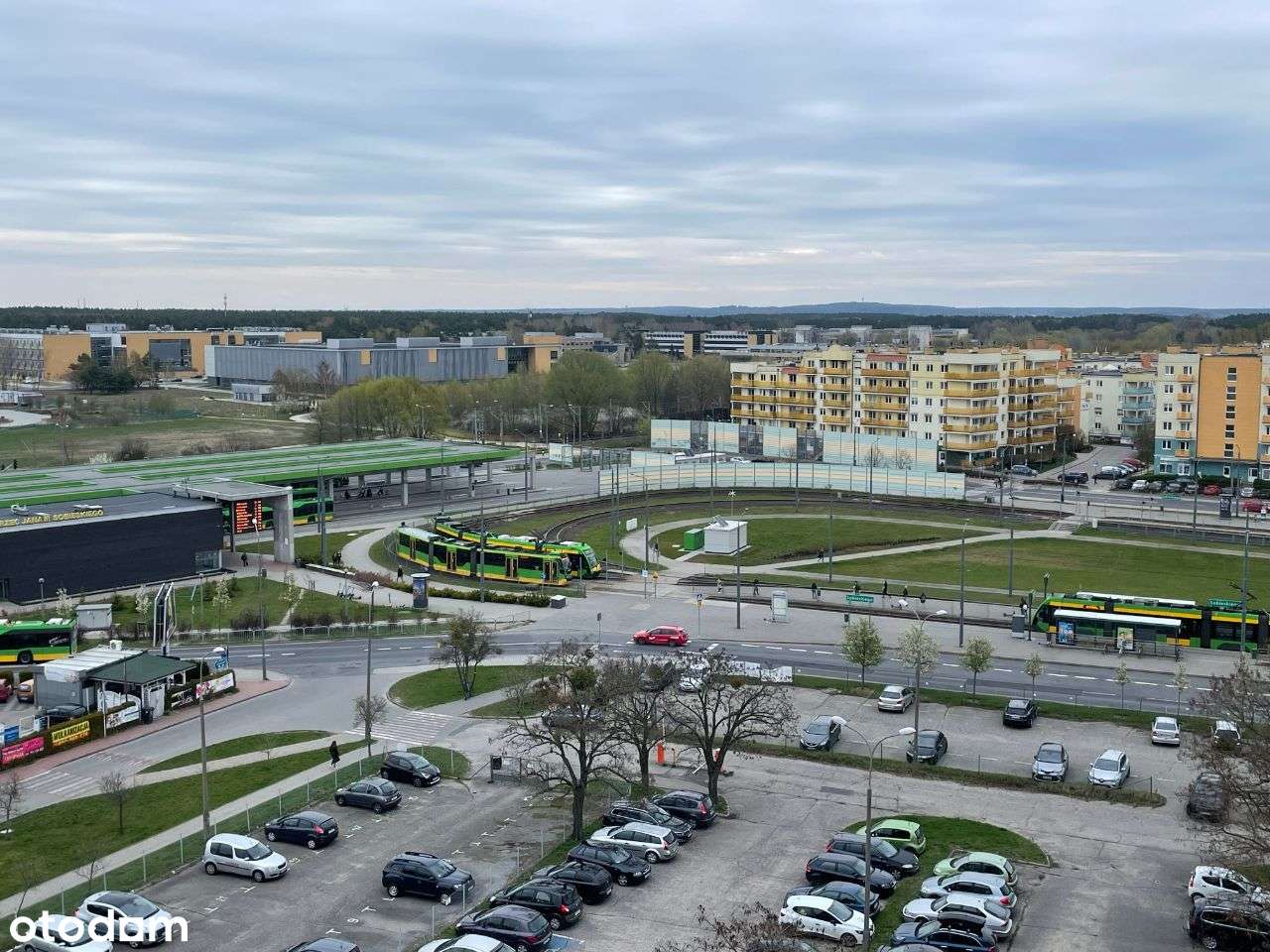Słoneczne, po remoncie, przy pętli na Piątkowie