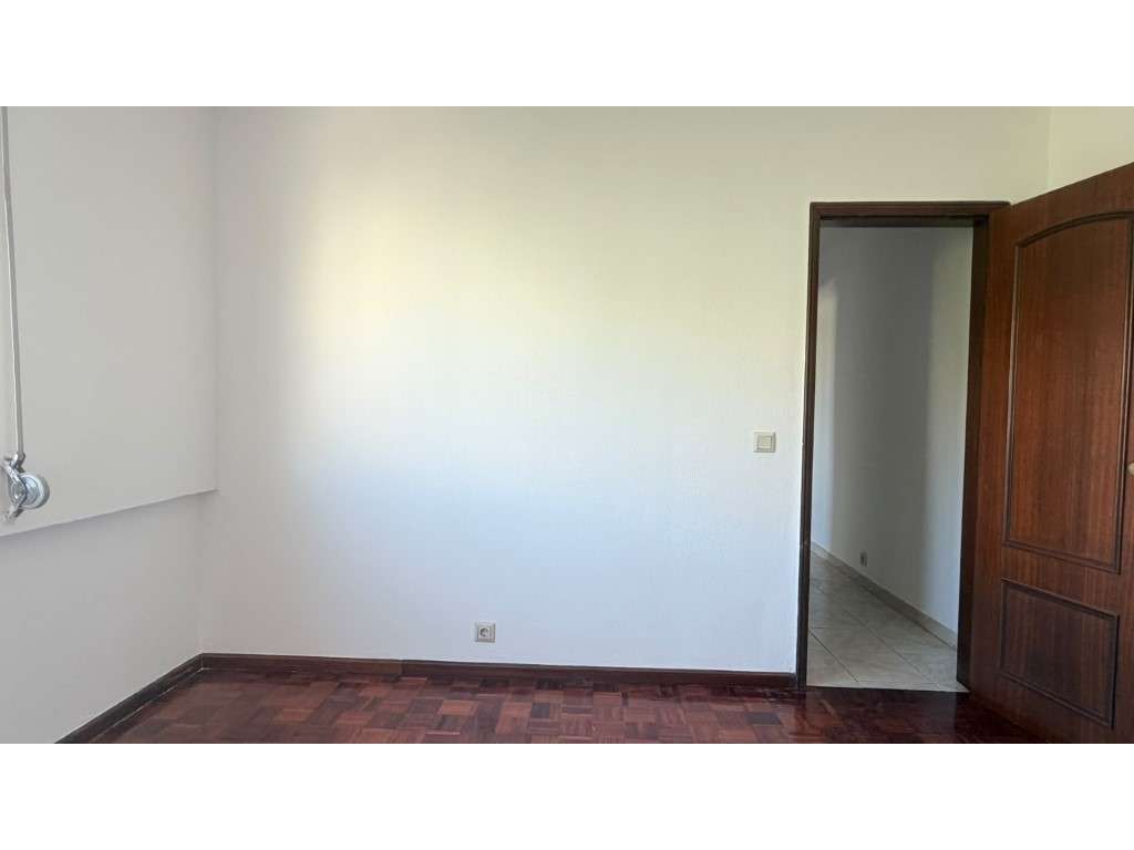 Apartamento T2 - Santo António da Charneca-11