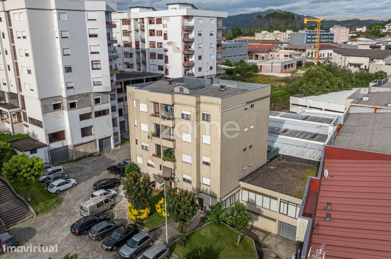 Apartamento T3 Remodelado Centro de Vila Verde-2
