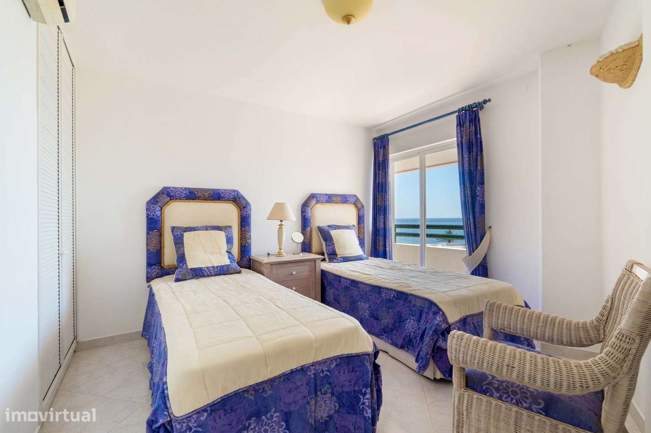 Penthouse Excecional com Amplo Terraço e Vistas Panorâmicas para o Mar-25