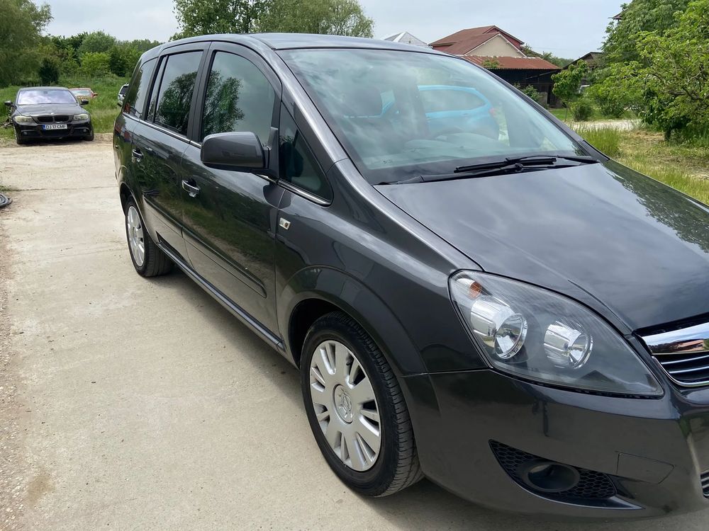 Opel Zafira 2012