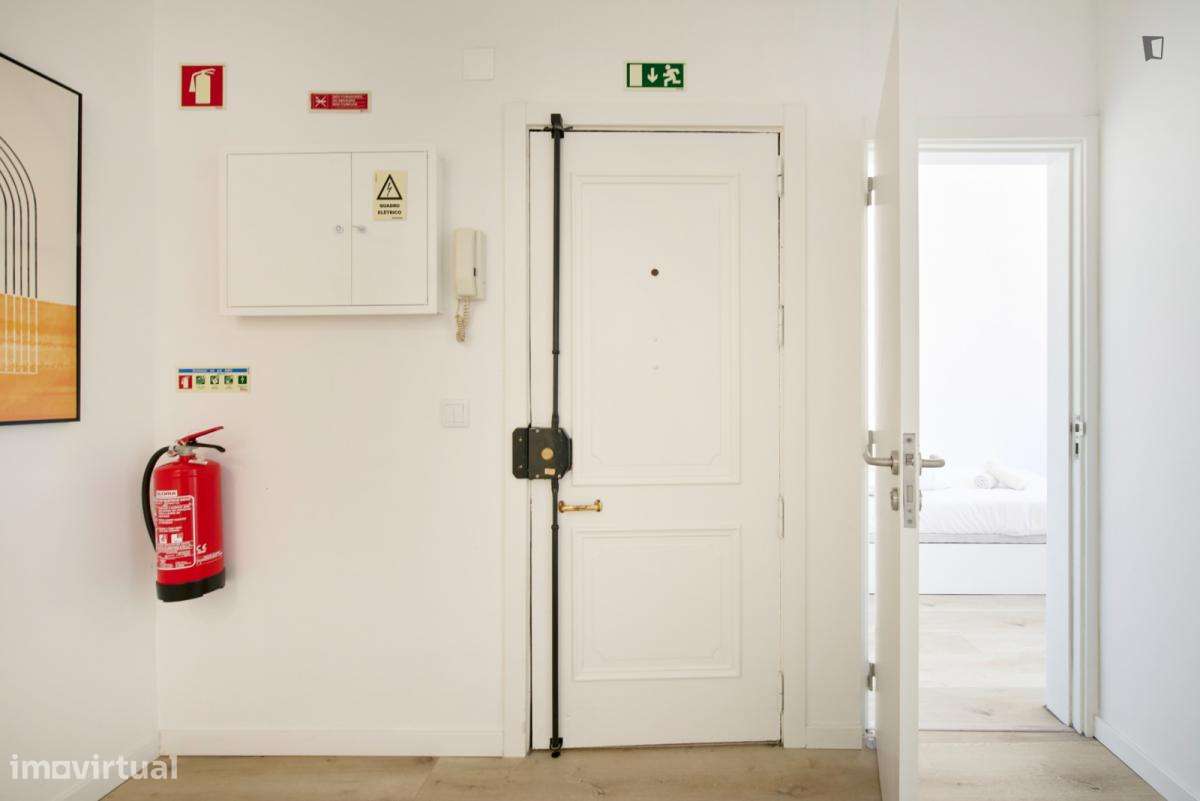 Quarto - localizado em Arroios Lisbon - Grande imagem: 3/10