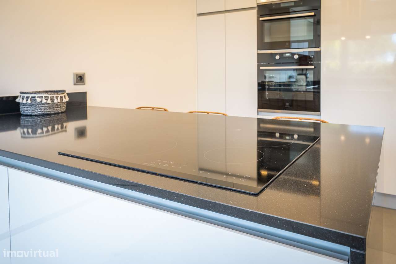 Moradia T3 com piscina, garagem na Aroeira-44