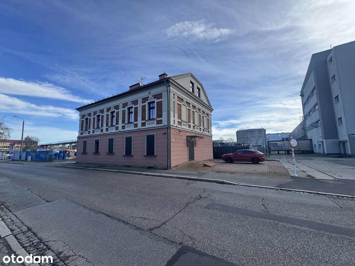 Lokal 80m² w wyremontowanej kamienicy z dużym parkingiem-Komorowick 98 - Pełny obrazek: 1/13