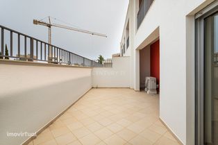 »»OPORTUNIDADE«« Apartamento T2 de rés-do-chão com logradouro de 28,80