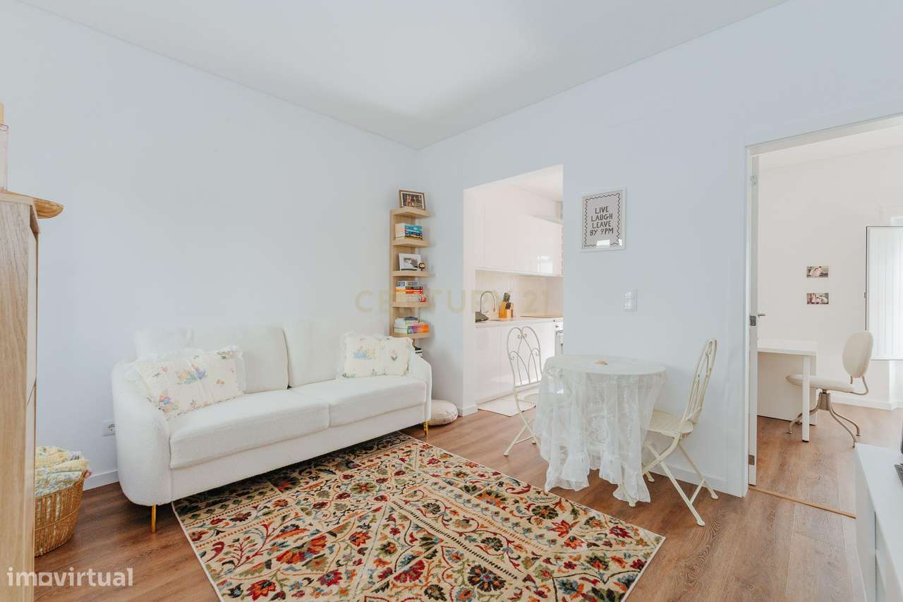 Moradia T1 Totalmente Renovada com Logradouro| Pinhal Novo-7