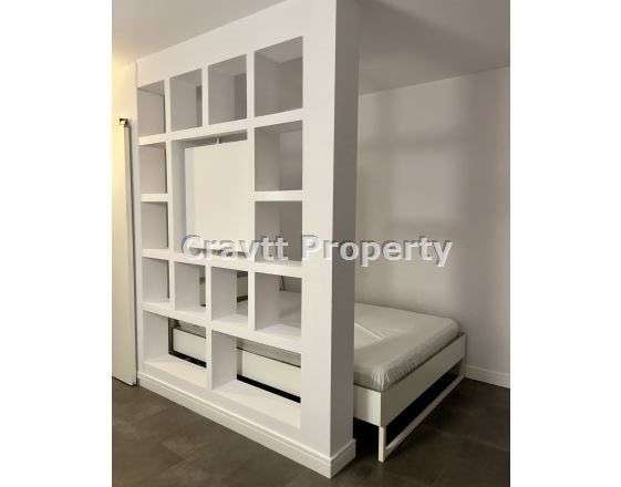 Elegancka kawalerka, 2009, balkon Metro 500m-7