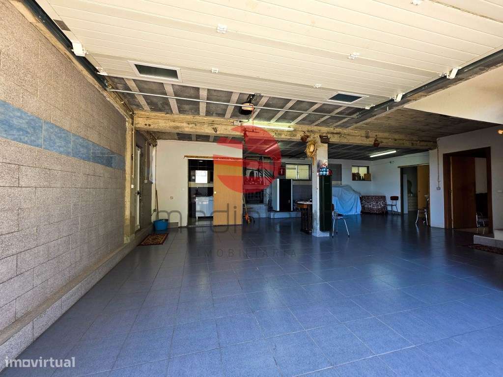 MORADIA T6 C/ GARAGEM-13