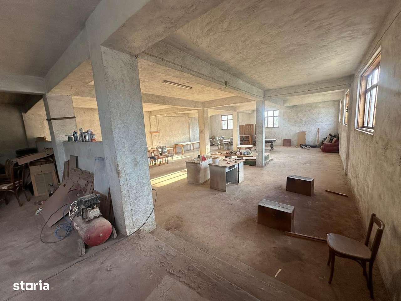 Casa/Hala 1000 mp p+1+m si cabana 130 mp, teren 977, 3 km  de Pitesti-11