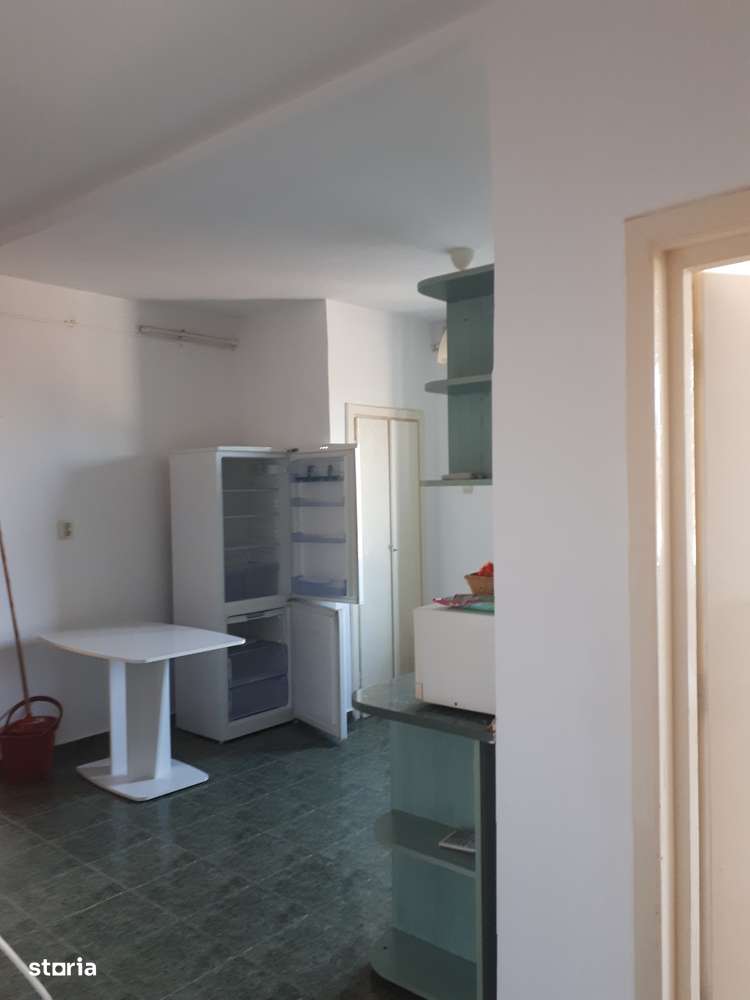 Apartament de 3 camere cu balcon și aer condiționat-6