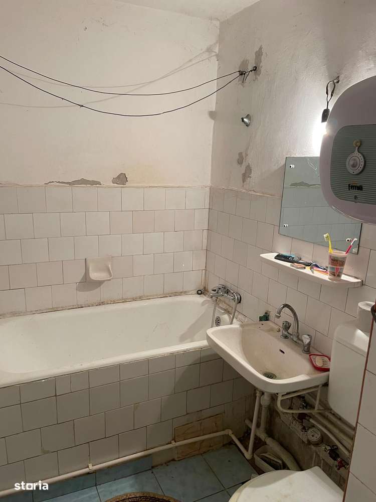 De vanzare apartament 2 camere, zona Omv-6