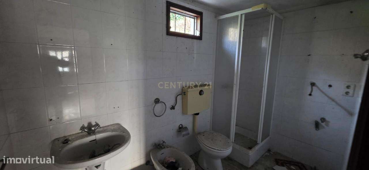 Moradia para restaurar - Constance, MCN-26