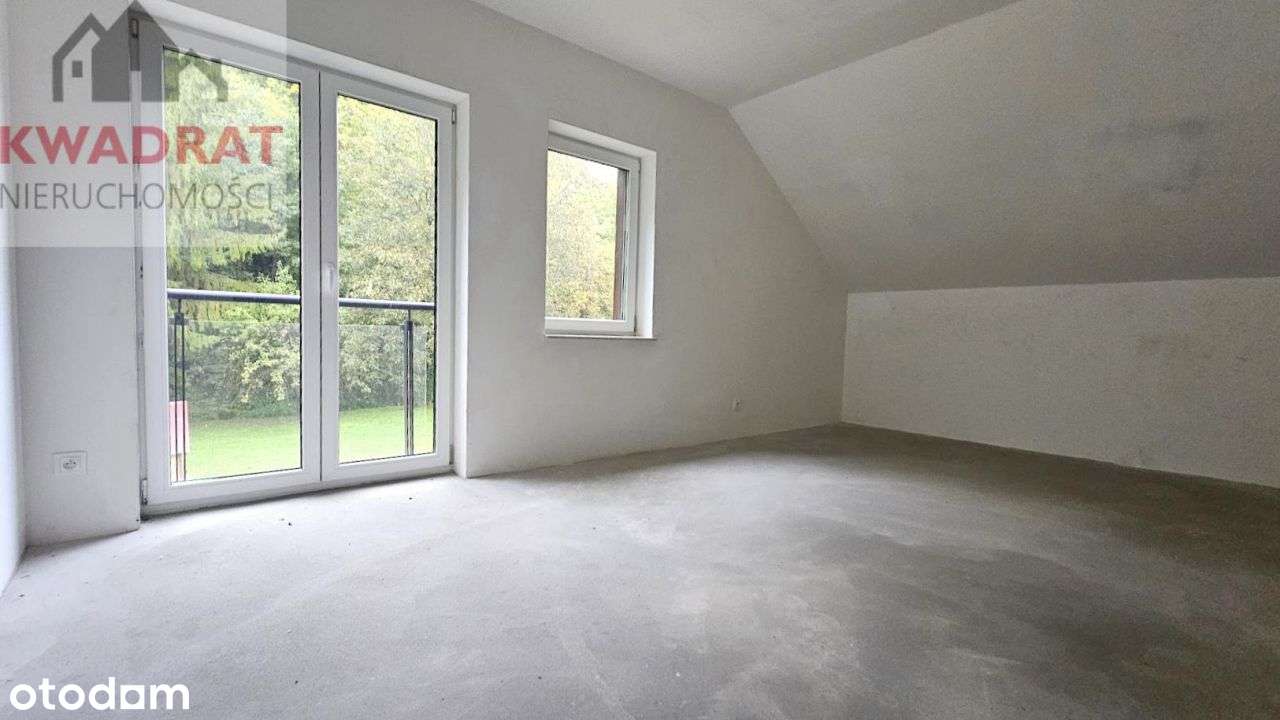 Dom przy ścianie lasu w Bażantarni obok strumyka.-10