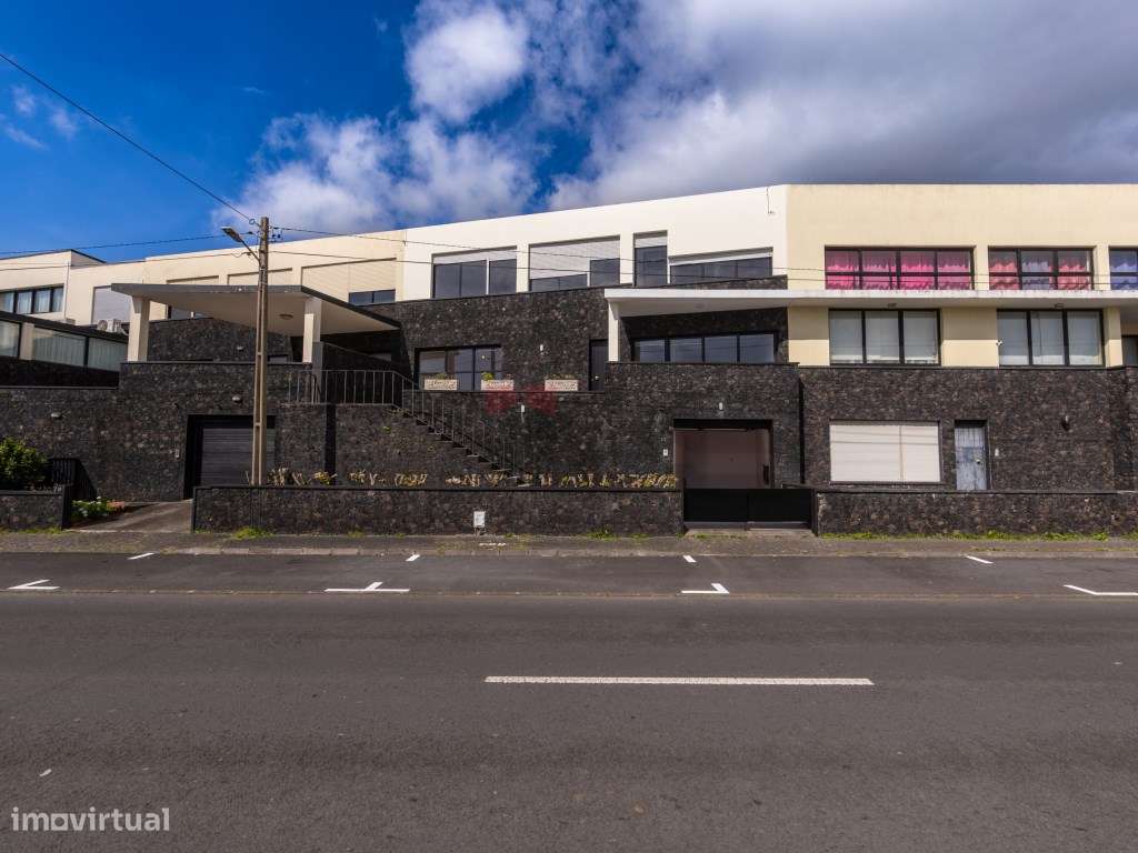 Moradia T4+1 com Dupla Cozinha e Vista Mar - Potencial de Investime...-39