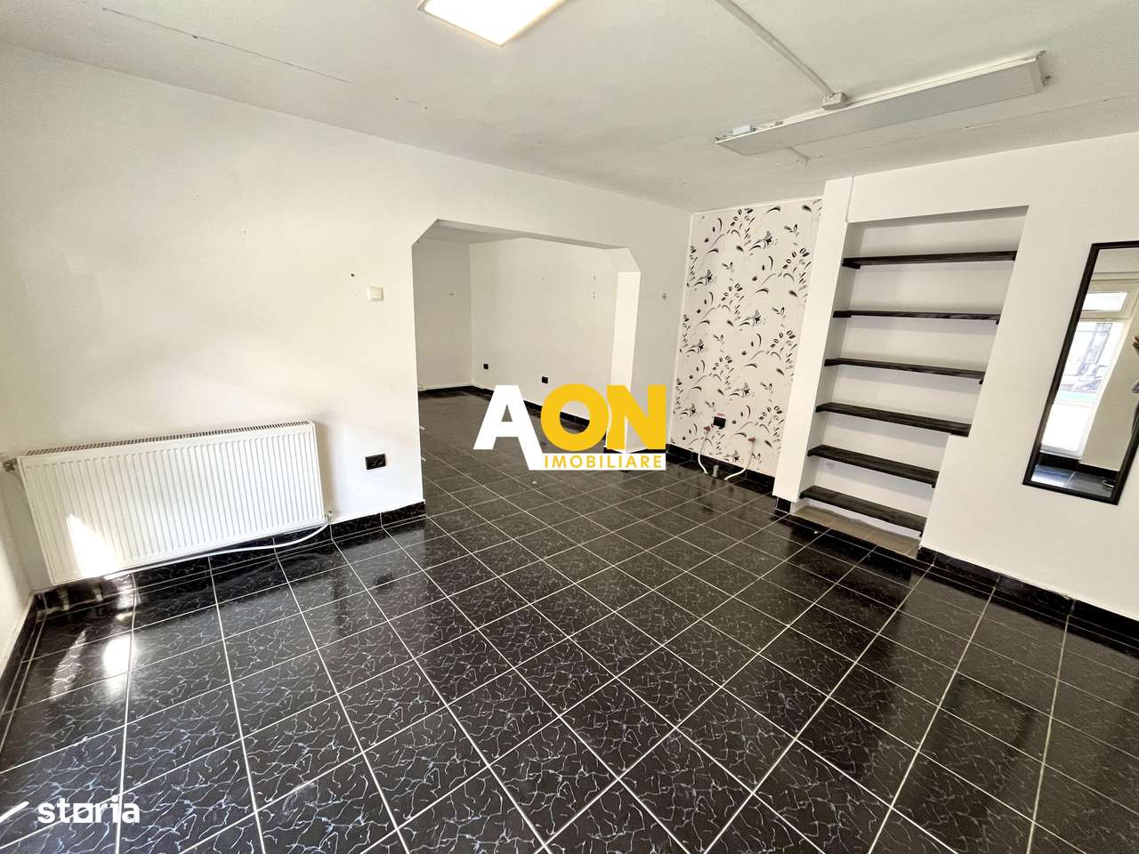 Spațiu Comercial, Trafic Pietonal Intens, Zona Piață - Cetate - Imagine principală: 2/7