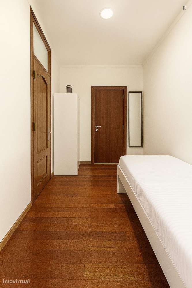 Quarto - localizado em Anjos Lisbon - Grande imagem: 4/10