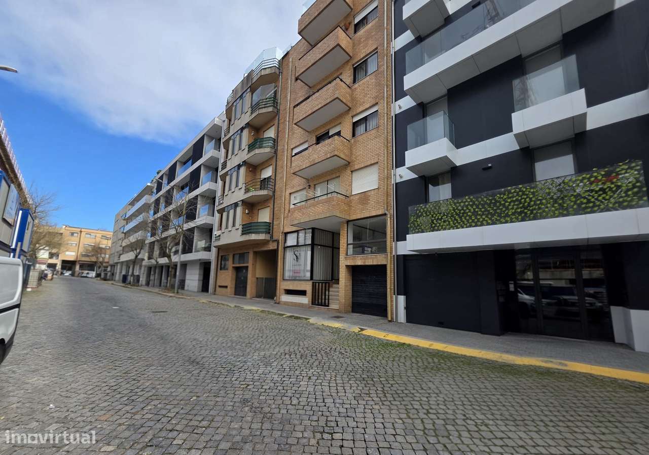 Apartamento T1 com segurança e ótima localização-21
