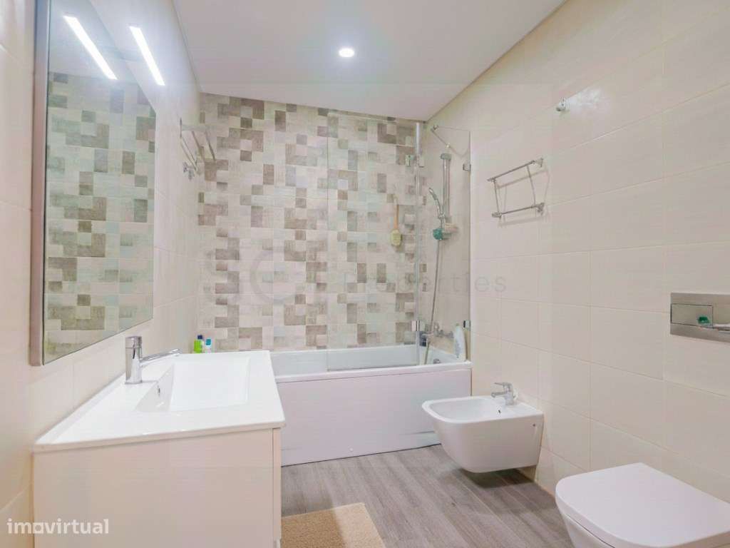 Apartamento T2 Garagem e Arrecadação Sobreda-20