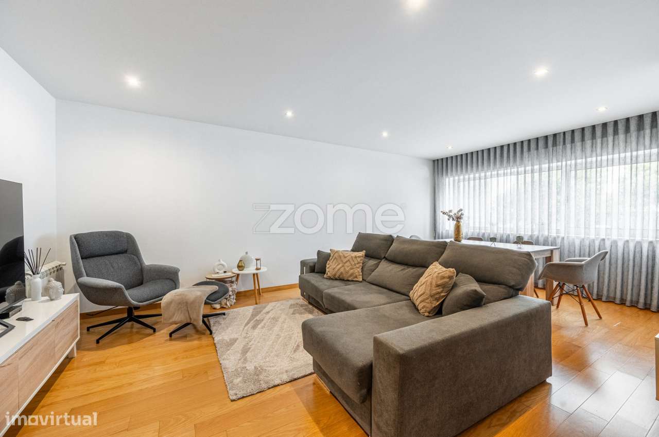 T2 com Suite, Closet e Garagem | Junto à Igreja de Sta Rita, Ermesi...
