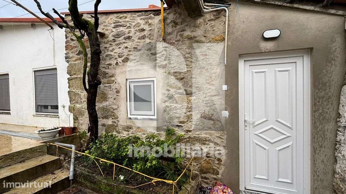 Moradia T3 com anexo e terreno / Vila Nova de Poiares - Grande imagem: 5/50