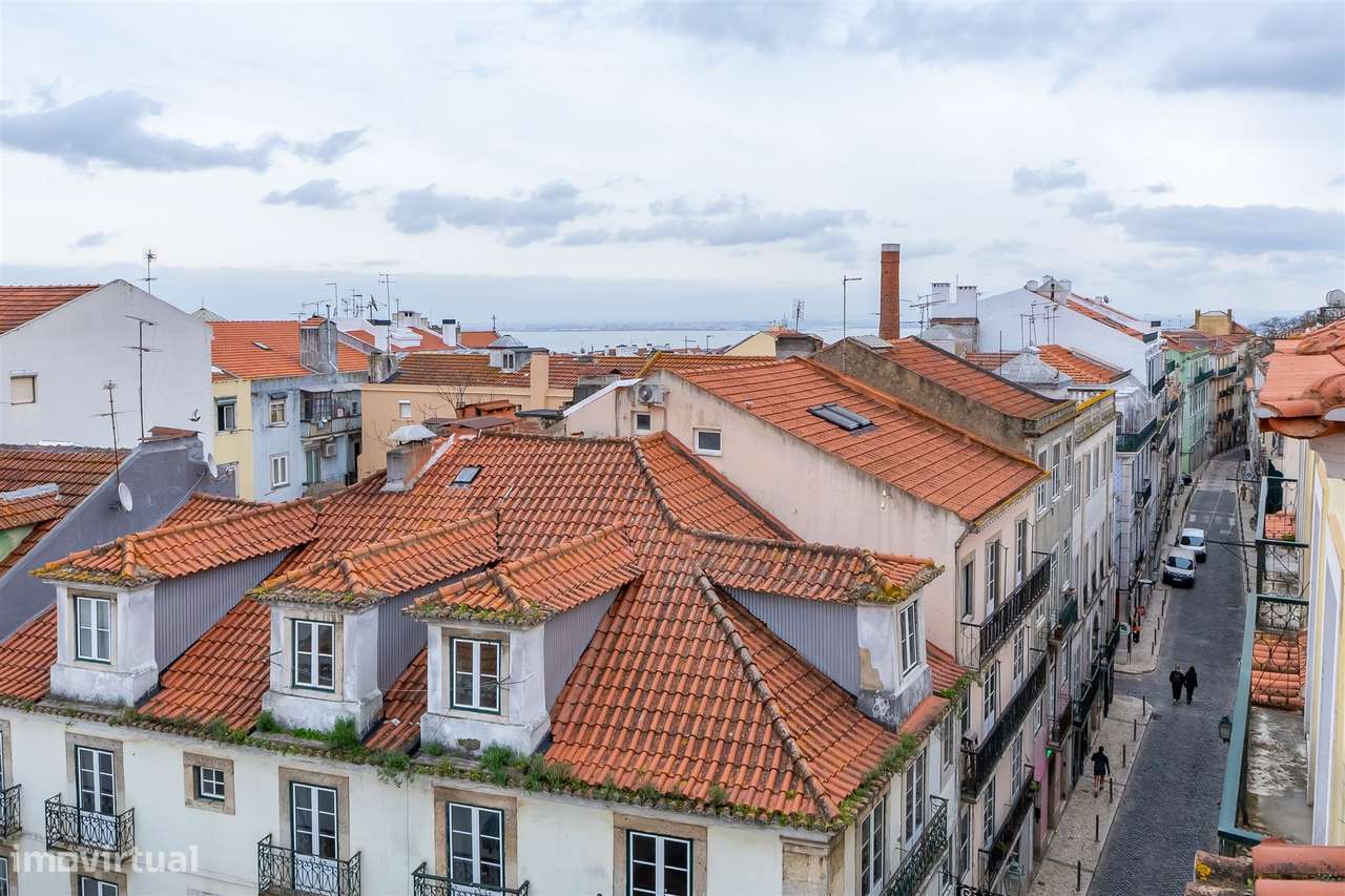 Apartamento T2 para remodelar na Misericórdia - Lisboa Duplex T2 para - Grande imagem: 5/45