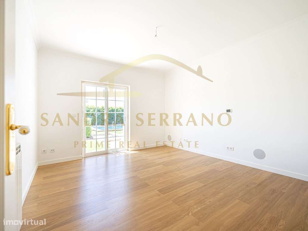 Moradia de traça tradicional com 7 assoalhadas-21