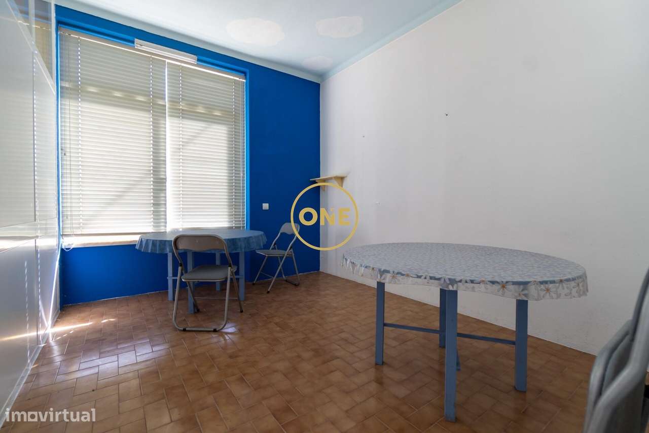 Prédio em propriedade total com 5 divisões independentes - Povoa da Ga-46