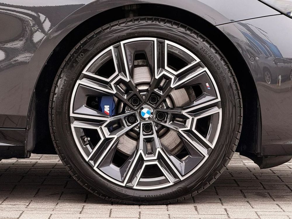 BMW Seria-5 520D Xdrive M Sport Sport 2025 — zdjęcie 4