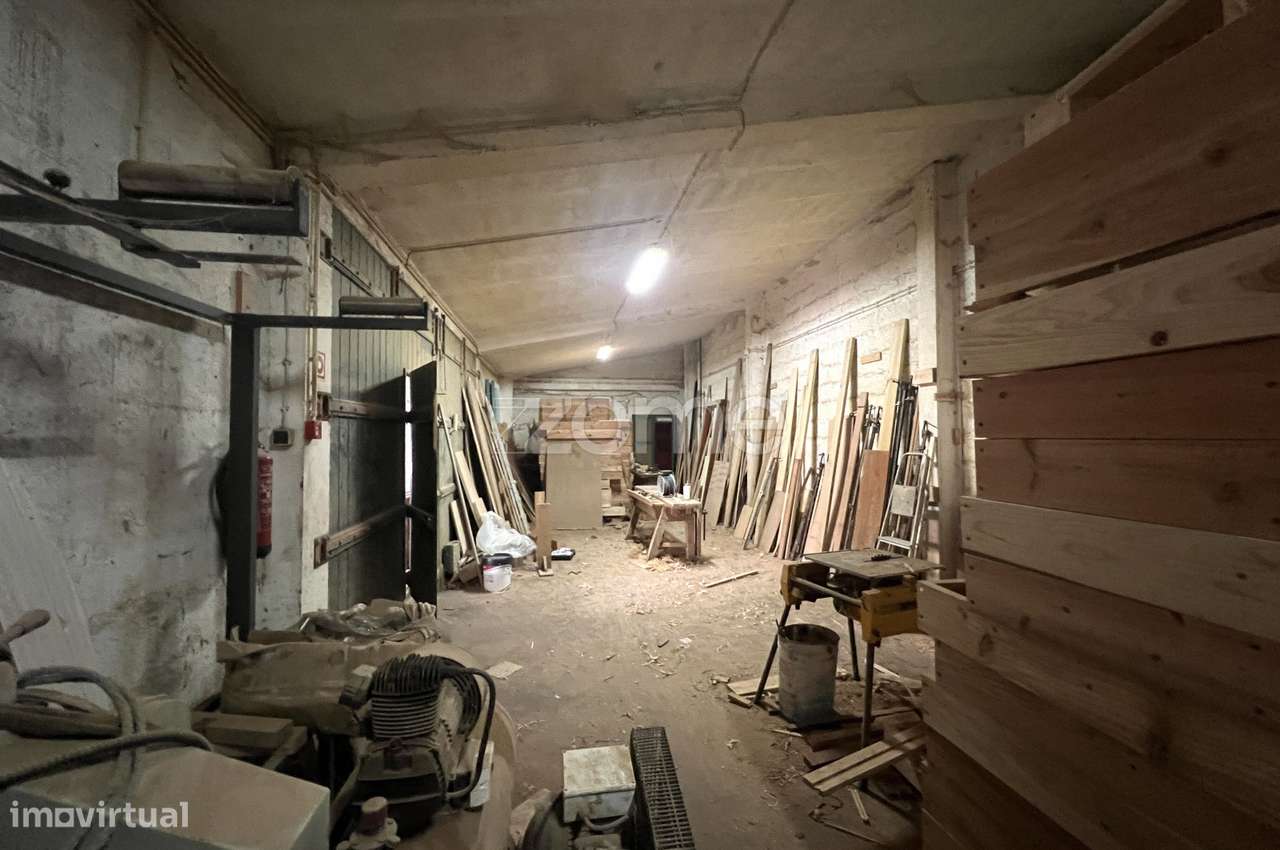 Moradia T4, Armazém e Escritório em Terreno de 2020 m² – Rabo de Pe...-27