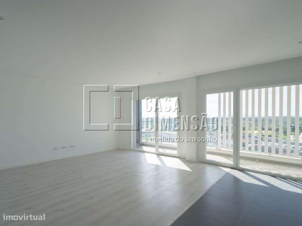 Apartamento T2 localizado na zona de Santa Marta do Pinhal, com var... - Grande imagem: 4/28