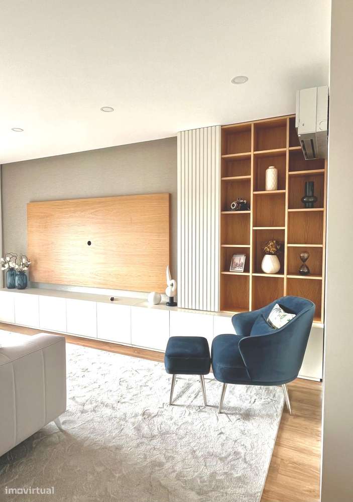 Apartamento T2 Novo com Terraço e Garagem Fechada — 5.º Andar - Grande imagem: 2/8