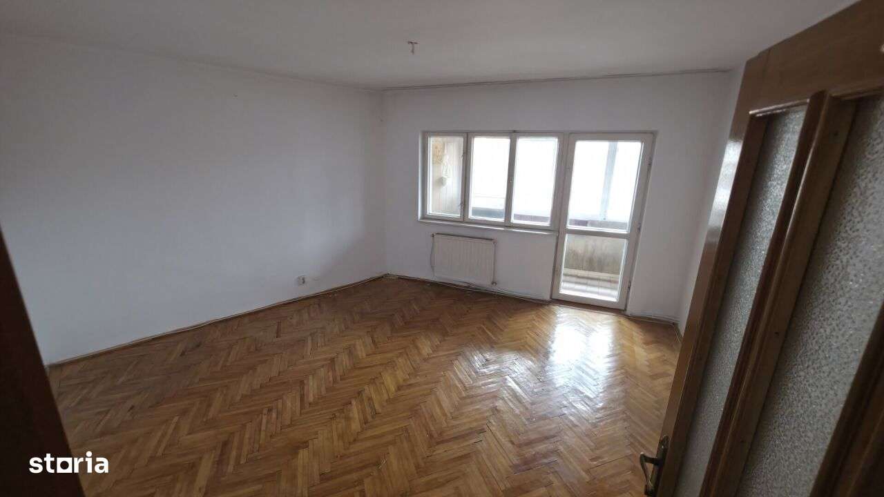 Apartament 2 camere central , 57 mp Petrosani, Hunedoara - Imagine principală: 1/16