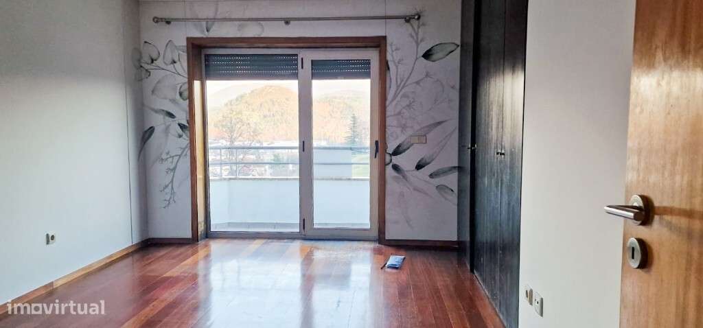 Moradia V4 em banda - Vieira do Minho-22