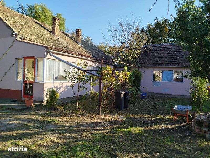 vand casa cu gradina si livada de pomi fructiferi. - Imagine principală: 5/8