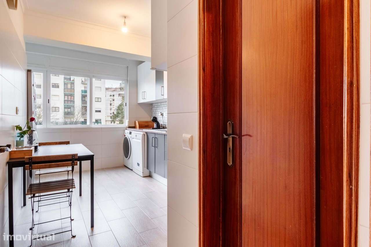 Apartamento T2 c/ 2 Wcs Totalmente Remodelado na Rinchoa, Sintra-14